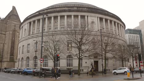 Panoramic-view-of-Manchester's-central-library-building