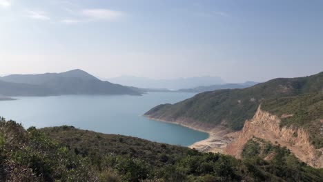 Das-Klarwasserreservoir-Im-San-Kung-East-Country-Park-Wird-Genutzt,-Um-Hongkong-Mit-Sauberem-Trinkwasser-Zu-Versorgen