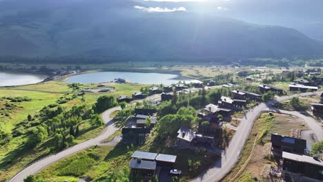 large-luxury-homes-in-the-countryside-of-Silverthorne-colorado-in-the-early-morning-light-AERIAL-DOLLY-LOWER