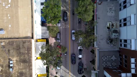 Ein-Tolles-Drohnenvideo-Der-Atlantic-Avenue-In-Delray-Beach,-Florida