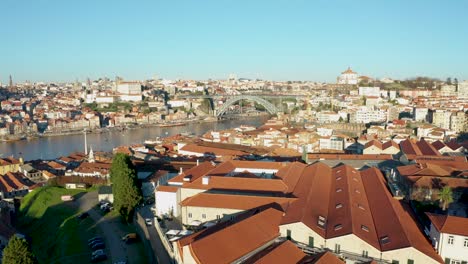 Drohnenaufnahme-Der-Flüsse-Porto-Und-Douro