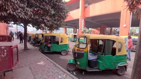 A-bunch-of-autorickshaws-outside-Sikanderpur-metro-station