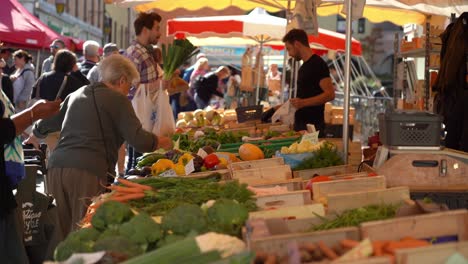 Old-Town-Market-of-Annecy-is-a-popular-local-market