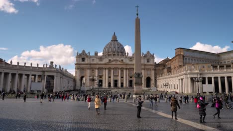 Wide-view-of-front-of-St.-Peter's-Basilica