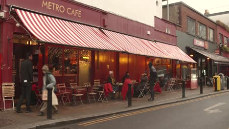 Das-Metro-Café-In-Dublin,-Irland_4k