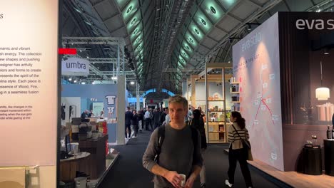 Modern-designend-hall-on-trade-fair-with-selling-vendors-at-Ambiente,-Frankfurt