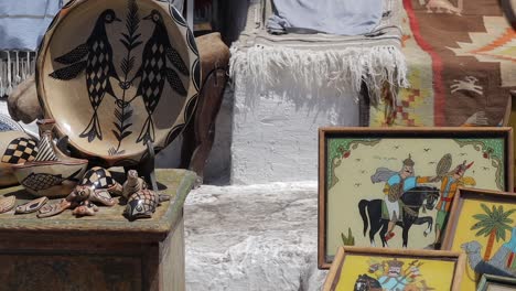 Detailaufnahme-Des-Traditionellen-Ladens-Im-Dorf-Sidi-Bou-Said-In-Tunesien