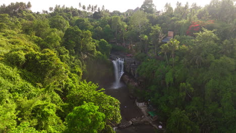 Tegenungan-Wasserfall-Im-Dschungel-Von-Ubud,-Bali-In-Indonesien