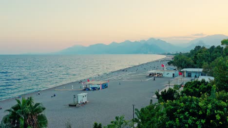Stunning-4K-video-of-sandy-beach-in-the-coastline-of-Antalya,-Turkey