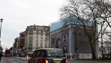 Tráfico-Pasando-Por-Marble-Arch,-Londres,-Reino-Unido