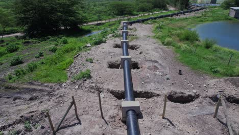 Pipeline-Für-Die-Wasserversorgung-Auf-Einer-Gewächshausfarm-In-Ostafrika