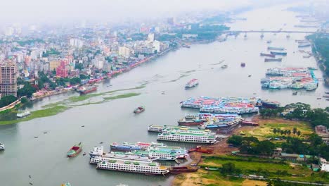 Ferry-Terminal-At-Buriganga-River-Port-In-Dhaka-City,-Bangladesh,-South-Asia