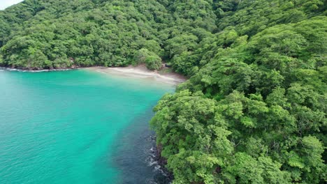 Forward-shot-of-Playa-Penca-beach-in-Guanacaste,-Costa-Rica