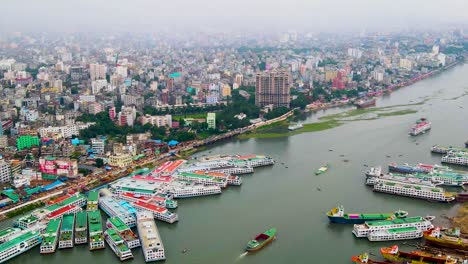 Crowded-Scene-Of-Shipyard-At-Dhaka-Wharf-On-The-Buriganga-River-In-Bangladesh,-South-Asia