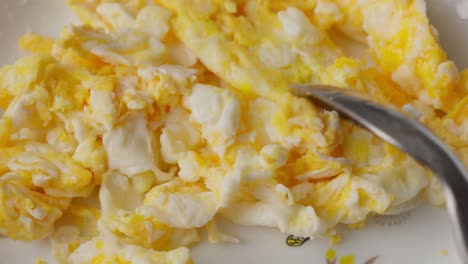 Closeup-Of-Scrambled-Egg-In-Plate-For-Breakfast
