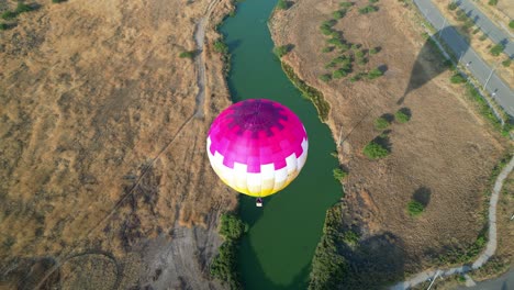 Hot-air-balloons-flying-over-Chilean-lagoons