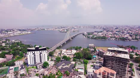 Paisaje-Del-Barrio-De-Ikoyi-En-Lagos-Que-Muestra-El-Puente-De-Enlace-Lekki-ikoyi