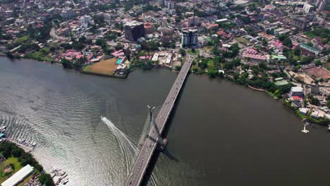 Die-Lekki-ikoyi-Verbindungsbrücke-Ist-Ein-Beliebtes-Wahrzeichen-In-Lagos,-Nigeria