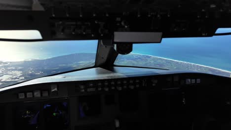 Jet-Cockpit-Szene-In-Der-Nähe-Der-Straße-Von-Gibraltar,-Die-Zum-Flughafen-Tanger-Führt