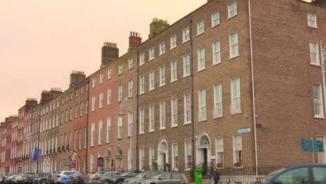 Street-And-Brick-Buildings-In-Dublin,-Ireland