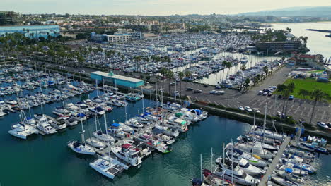 King-Harbor-Yacht-Club-with-lots-of-vessels-in-berths,-Redondo-Beach