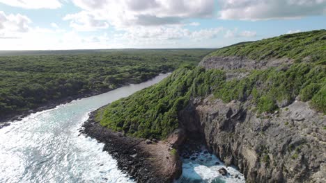 Porte-d'Enfer-bay-and-wild-surrounding-landscape,-Guadeloupe