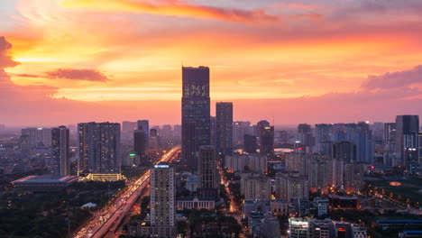 Wunderschöner-Sonnenuntergang-In-Der-Stadt-Hanoi,-Vietnam