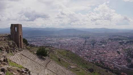 Das-Antike-Theater-Auf-Einem-Hügel-In-Pergamon