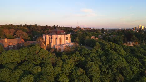 Retreating-aerial-view-of-St