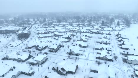 Modern-neighborhood-in-USA-covered-in-snow