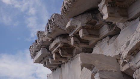 Close-up-of-an-ancient-cornice-in-Pergamum