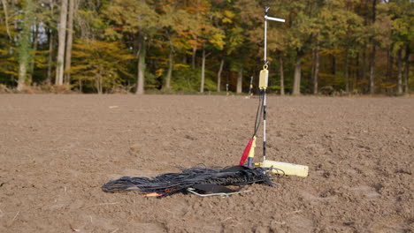High-Resolution-Video-of-a-Geophone-standing-on-a-field