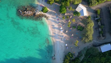 High-angle-top-down-overview-of-Daaibooi-beach-estalishes-tropical-Caribbean-paradise