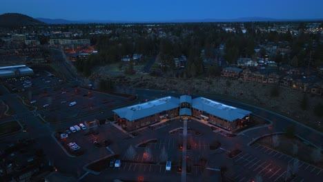 Drone-shot-of-the-Summit-Health-Urgent-Care-clinic-in-Bend,-Oregon