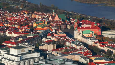 Tight-aerial-shot-of-The-Royal-Castle-in-Warsaw