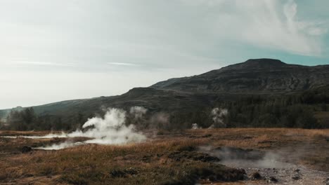 Geysir-boiling-geothermal-hot-spring-water-boiling-on-golden-circle,-strokkur-Iceland