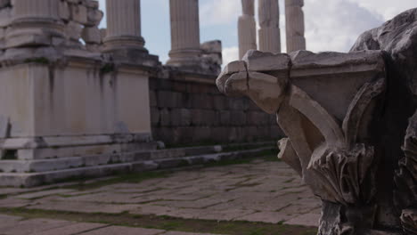 Close-up-of-an-ancient-stone-corner-in-Pergamum