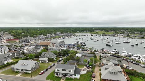 Drone-shot-of-downtown-homes-and-the-marina-in-Oak-Bluffs,-Massachusetts