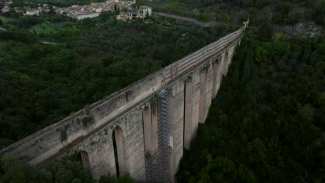Aerial-View-Of-Ponte-delle-torri,-Tower-Bridge-in-Spoleto,-Italy