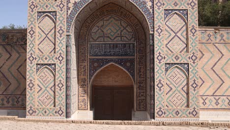 dramatic-shadowing-on-the-front-of-archway-in-registan-in-Samarkand,-Uzbekistan-along-the-historic-Silk-Road