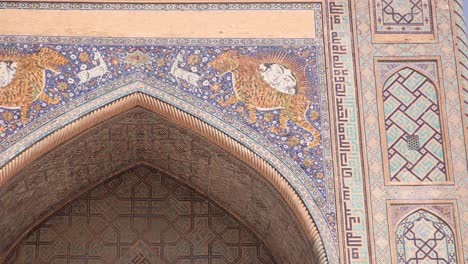beautiful-detailed-tiling-on-mosque-madrassa-in-Samarkand,-Uzbekistan-along-the-historic-Silk-Road