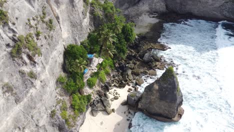 Isolated-Diamond-beach-on-Nusa-Penida,-Aerial