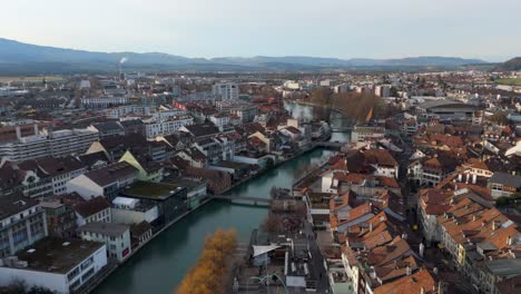 River-Aare-dividing-Thun-city-in-historic-old-town-and-modern-center