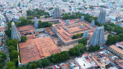 Ornate-stone-tower-entrances-of-Meenakshi-Amman-Hindu-temple-in-Ancient-city-of-Madurai,-Tamil-Nadu-India
