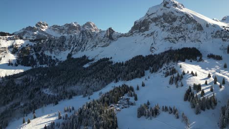 Alpen-Berge-Schweiz-Schweizer-Verschneite-Landschaft-Winter-Natur-Antenne