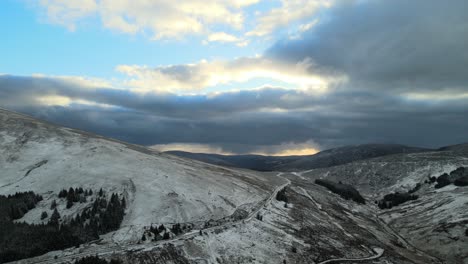 Cielo-Nublado-Sobre-Las-Montañas-De-Wicklow-En-Invierno-En-Irlanda