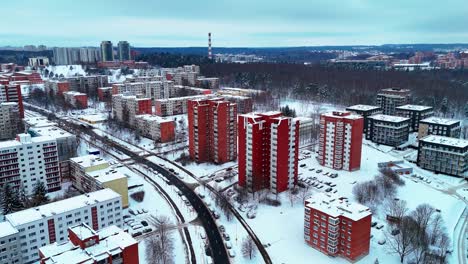 Schöne-Hochhäuser,-Die-Im-Winter-Mit-Schnee-Bedeckt-Sind