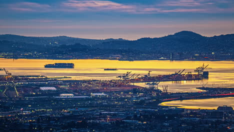 Panoramic-view-at-dusk-from-Grizzly-Peak-over-Oakland-and-San-Francisco