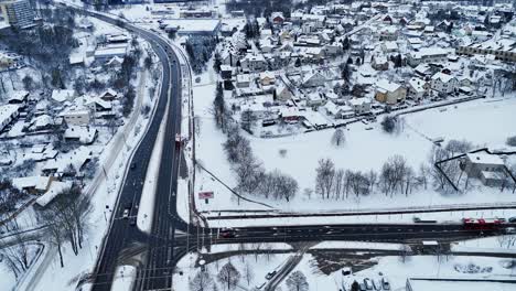 Aufschlussreiches-Vilnius,-Litauen:-Winterschnee-Bedeckt-Das-Stadtbild