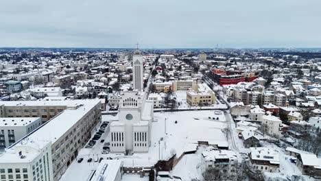 Luftperspektive,-Die-Das-Winterliche-Ambiente-Des-Stadtzentrums-Von-Kaunas-In-Litauen-Einfängt